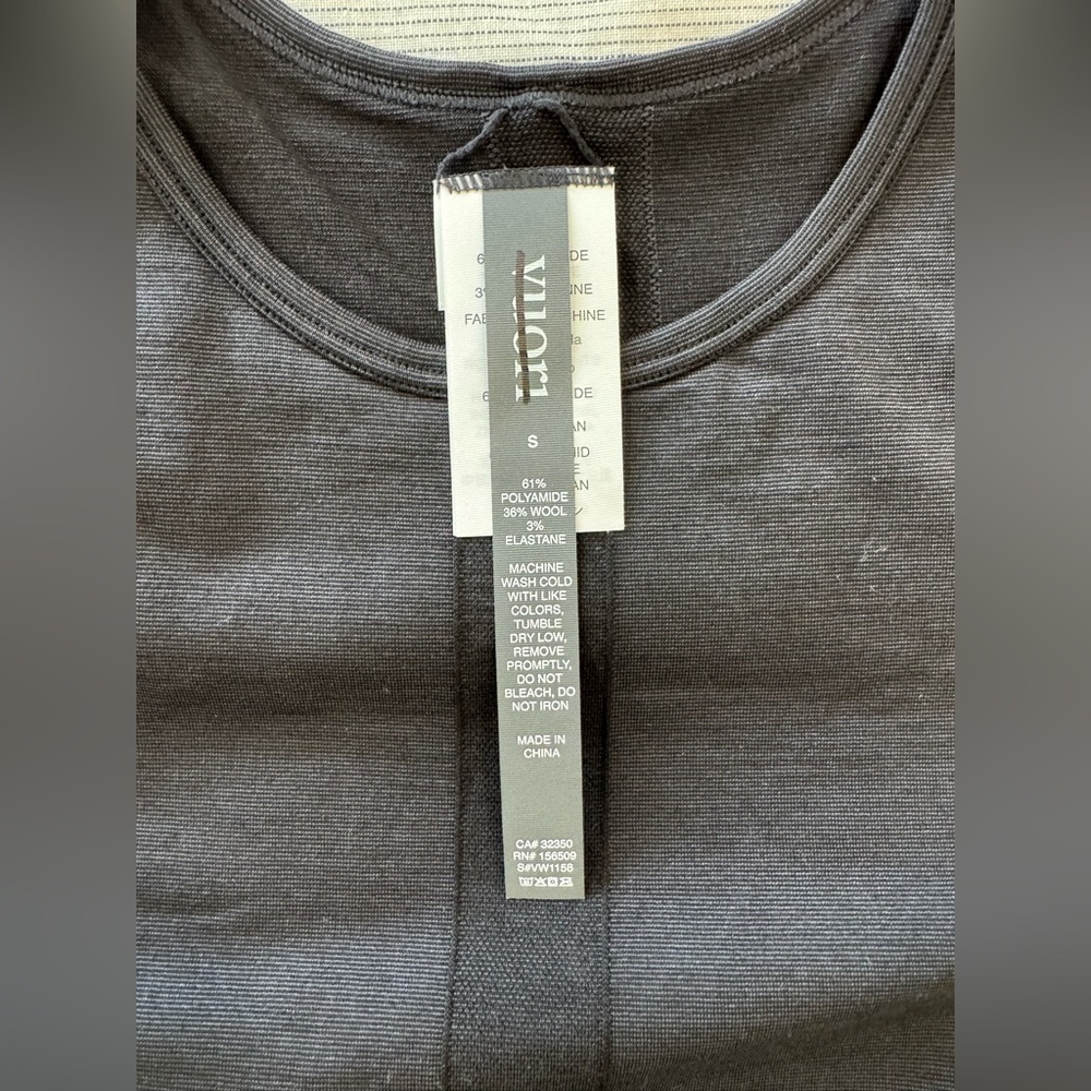Vuori L/S Apres Sport Seamless Top. Black Long Sleeve Top. - Picture 5 of 6
